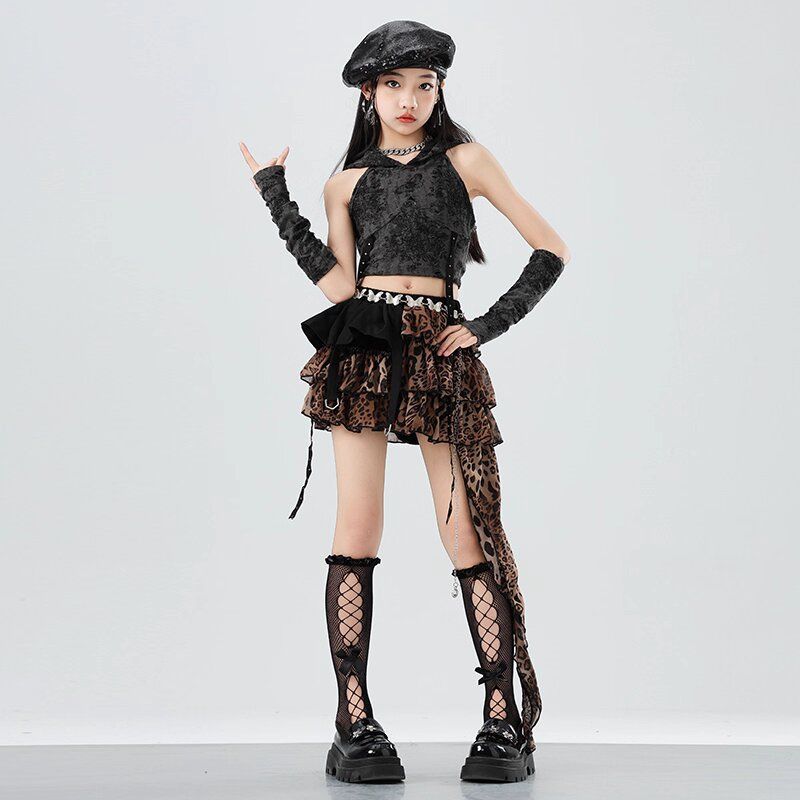 女の子のジャズダンスファッショナブルなジャズガールパフォーマ - Street Fashion Show のレビューと価格